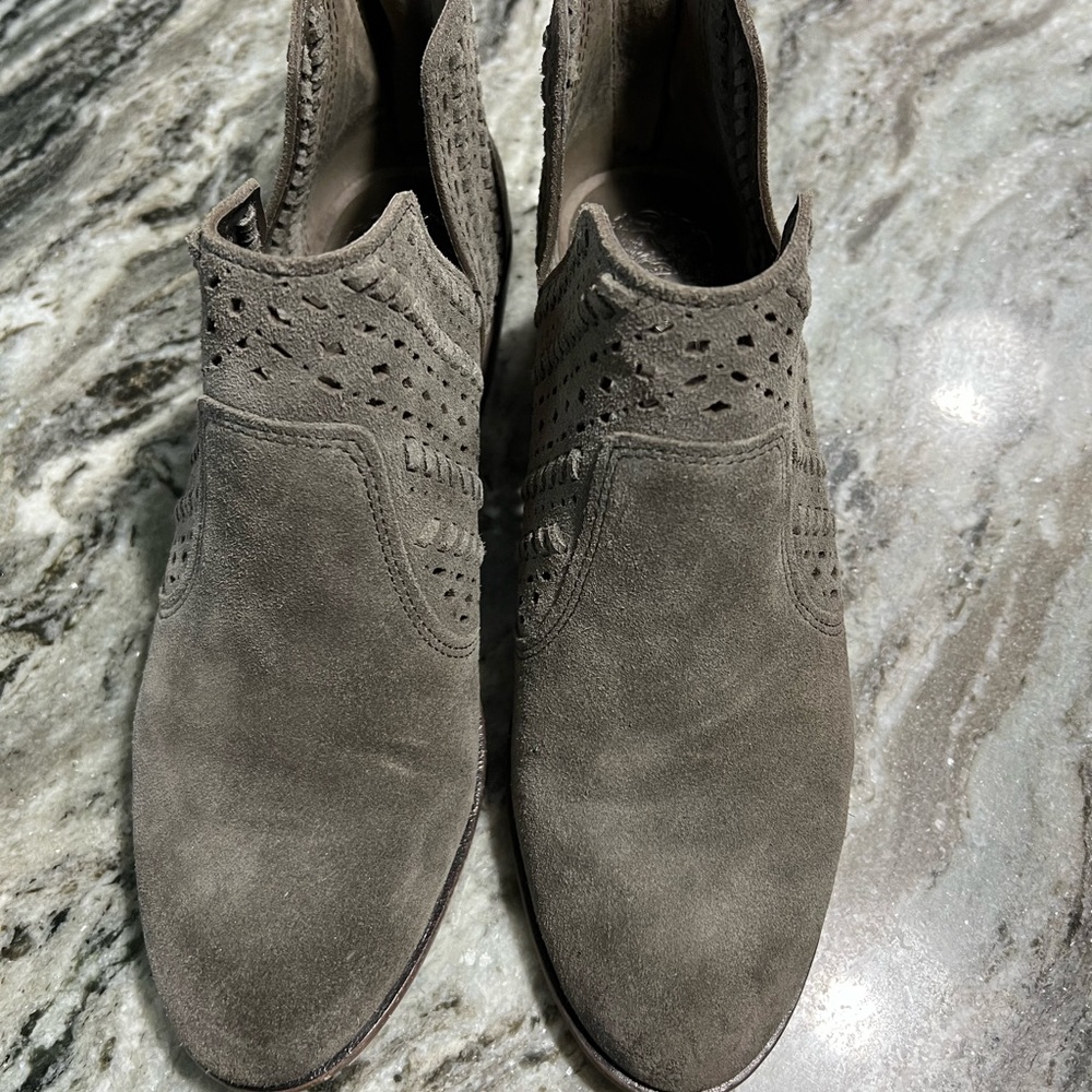 Vince Camuto Prasata Booties